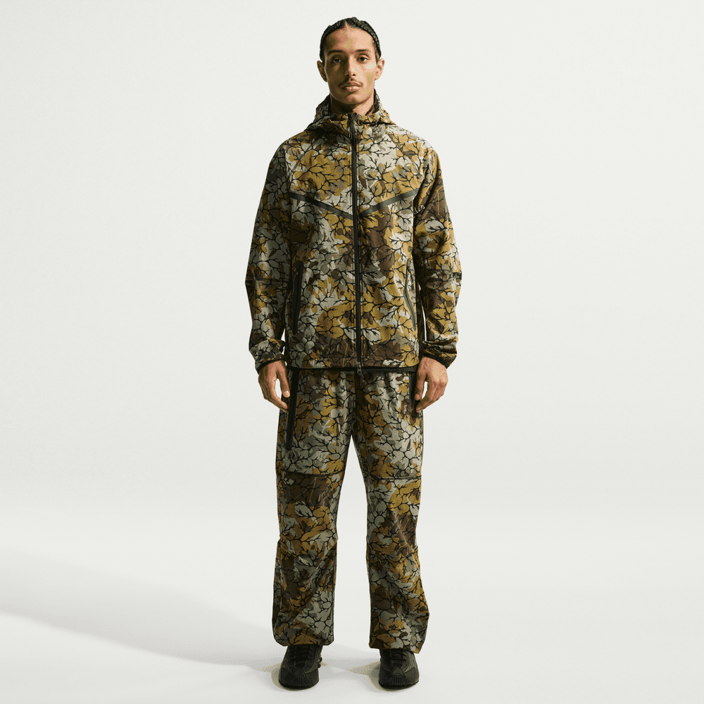 nike tech camo pants
