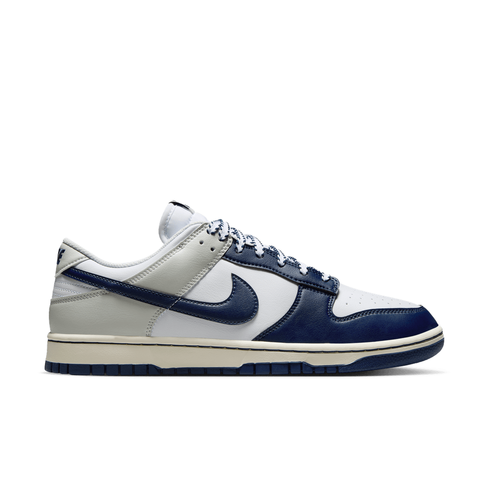 Nike Dunk Low Rivalry Yankees