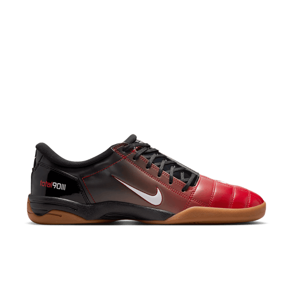 Nike Total 90 Bred